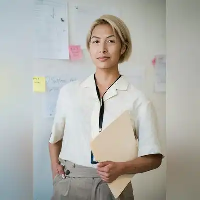 纪苑辰